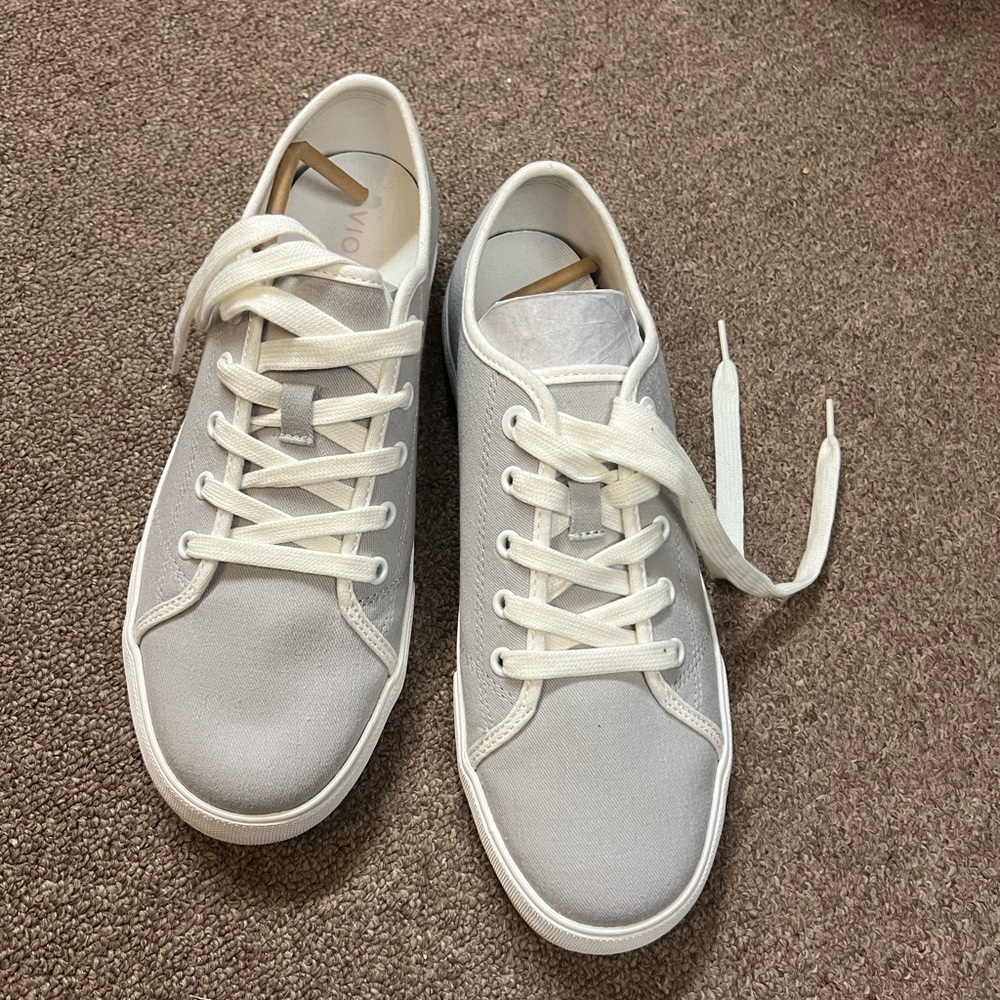 Women’s Vionic Gray Canvas Oasis Vapor Sneakers
